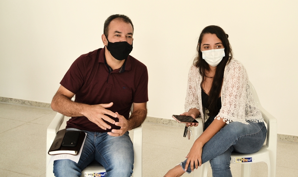 Prefeito Bolinha e a secretária de Saúde Elaine Trancoso discutem medidas para conter o avanço do coronavirus na cidade